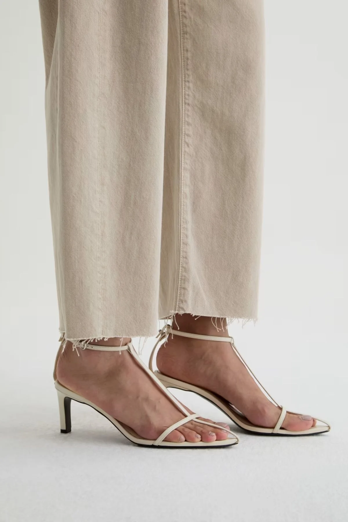 AG Denim Hattie Crop - Sulfur Light Taupe - Image 6