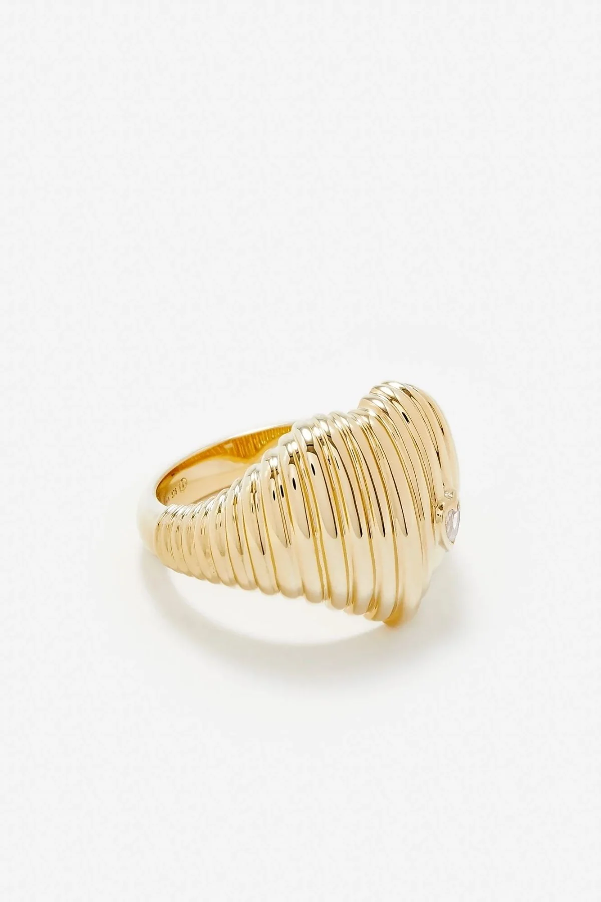 Yvonne Léon Chevalière Berlingot Heart Diamond Ring - Yellow Gold - Image 2