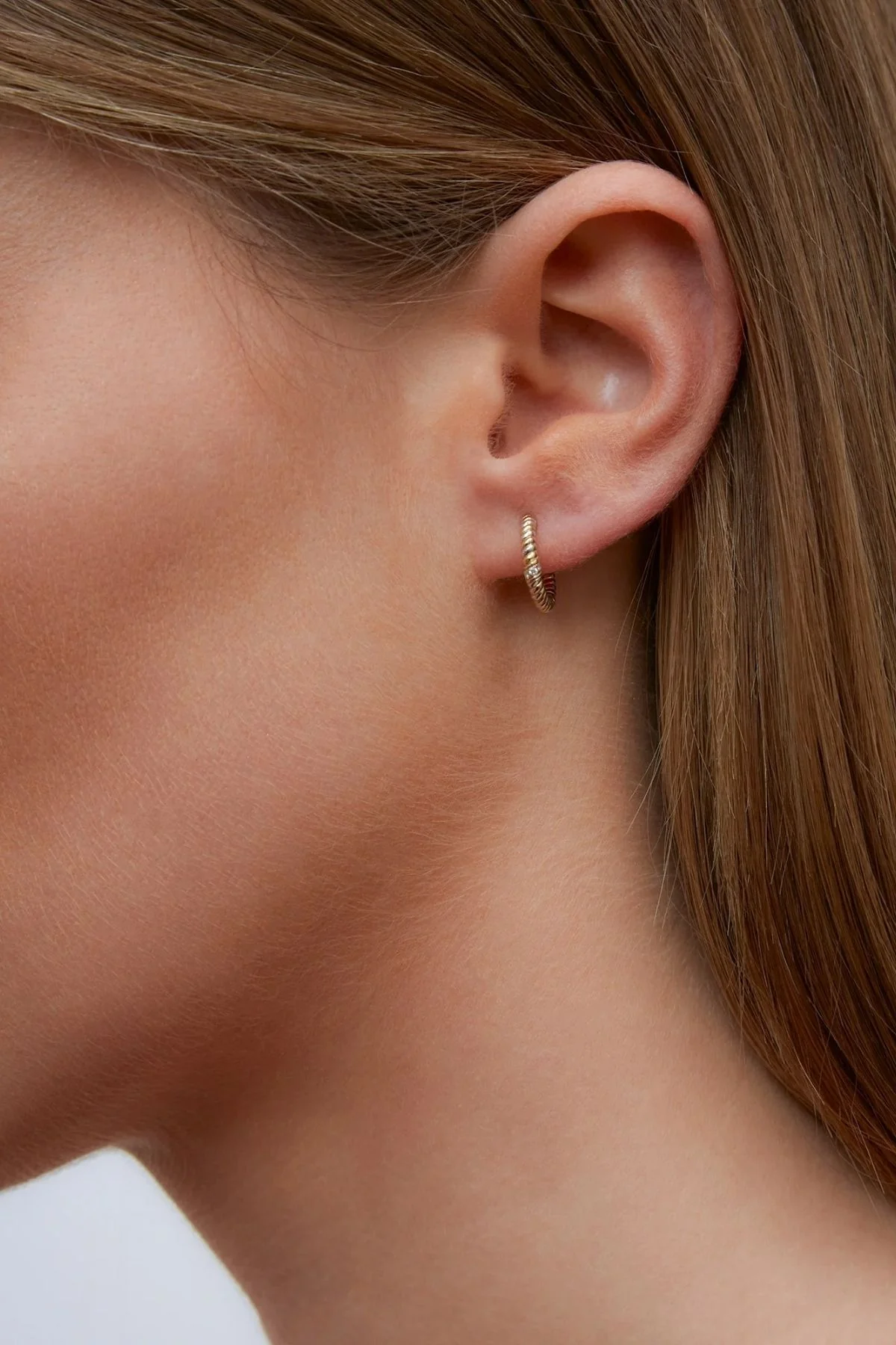 Yvonne Léon Mini Twist Diamond Earrings - Yellow/ White Gold - Image 2